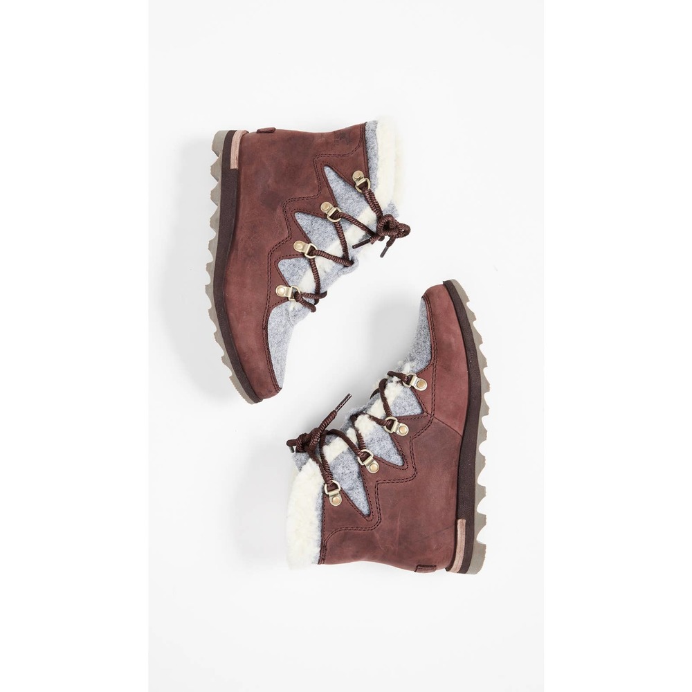 Sorel Sneakchic Alpine Booties in Cattail Size 8